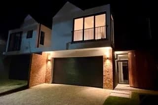 3 Bedroom House for sale in Lemoenkloof